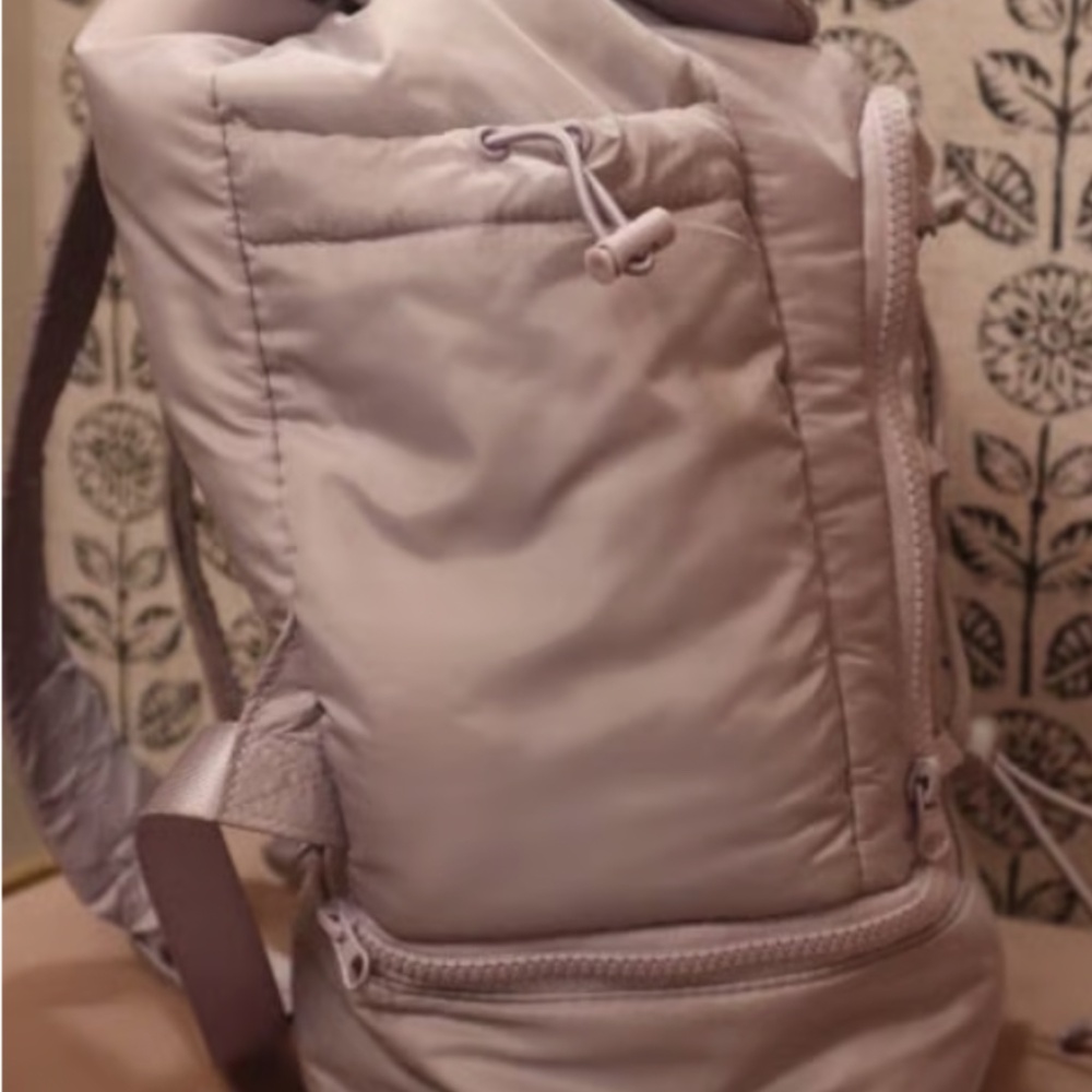 Blogilates Ultimate Athletic Trainer Backpack - Lavender - Picture 4 of 11